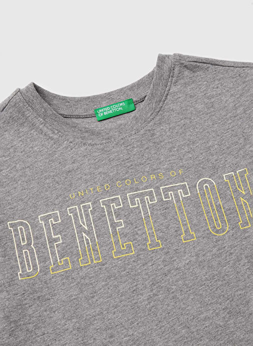 United Colors of Benetton T-shirt M/L United Colors of Benetton T-shirt M/L