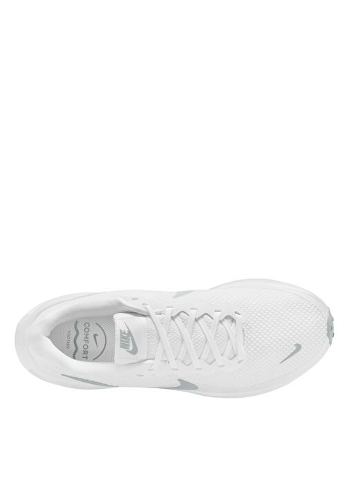 Nike Beyaz Nike Revolution 8