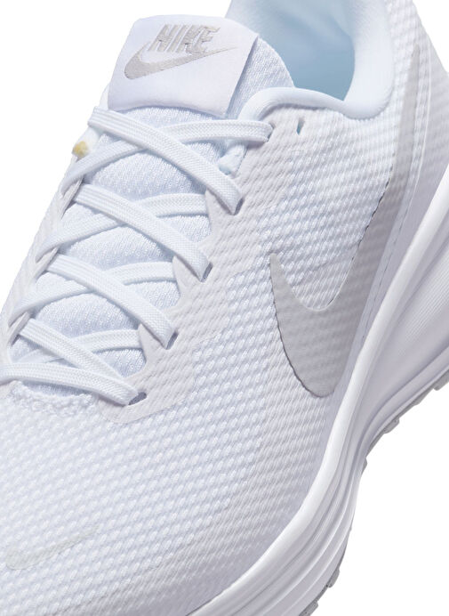 Nike Beyaz Nike Revolution 8