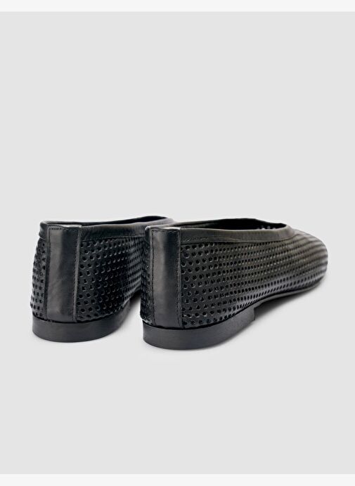 %100 Hakiki Deri Siyah Delikli Kadın Babet - Görsel 4