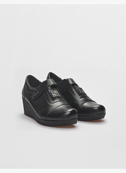 Hakiki Deri Siyah Cırt Cırt Kapamalı Kadın Comfort Ayakkabı - Görsel 3