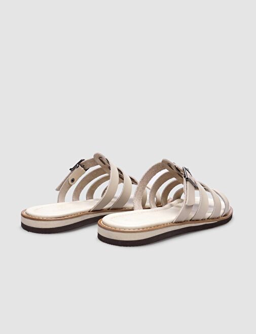 %100 Hakiki Deri Bej Yandan Tokalı Kadın Düz Terlik - Görsel 4