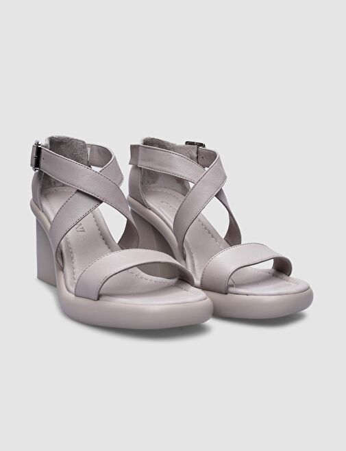 %100 Hakiki Deri Gri Tokalı Kadın Topuklu Sandalet - Görsel 3