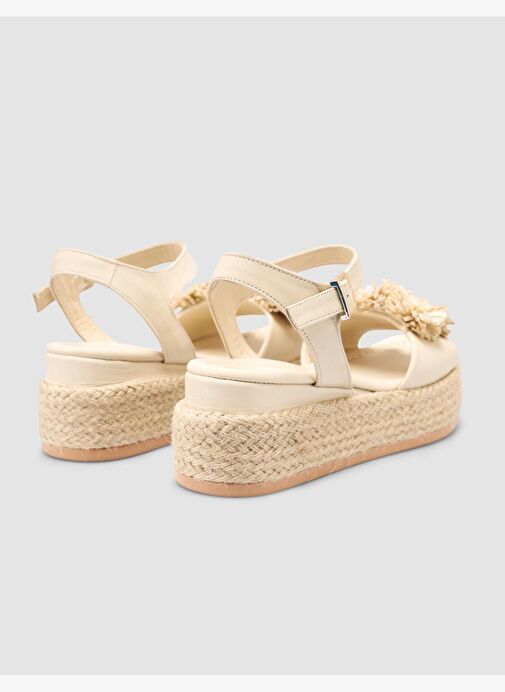 %100 Hakiki Deri Bej Kadın Sandalet - Görsel 4