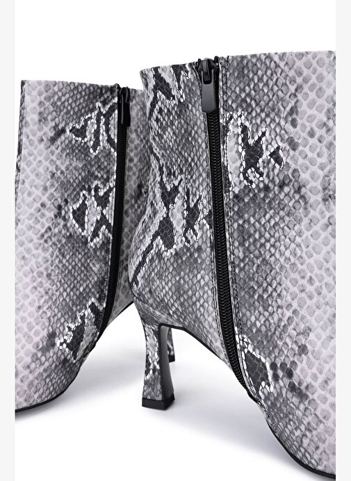 Tamer Tanca Kadın Siyah Yılan Desen Topuklu Bot - Görsel 6
