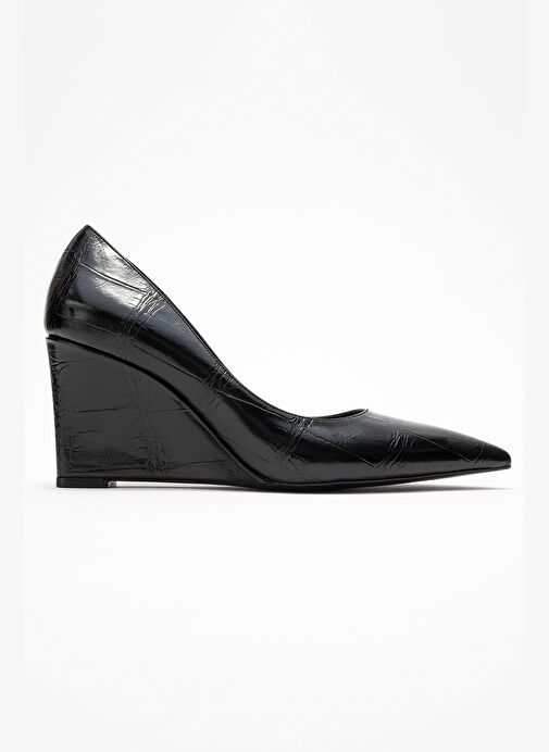PUERA Siyah Baskı Sivri Burunlu Kadın Dolgu Topuklu Ayakkabı - Görsel 7