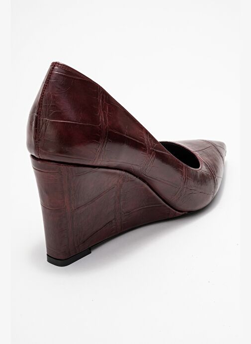 PUERA Bordo Baskı Sivri Burunlu Kadın Dolgu Topuklu Ayakkabı - Görsel 6
