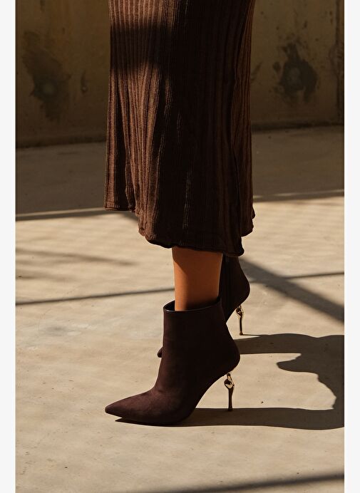 CRISTA Kahverengi Süet Sivri Burunlu Kadın Topuklu Bot - Görsel 8