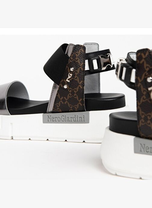 Kadın Sandalet E307840D NeroGiardini SPECCHIO MIRROR OPAC T.GIOVE T.MORO GUANTO NERO VERNICE BIAN 10 - Görsel 5