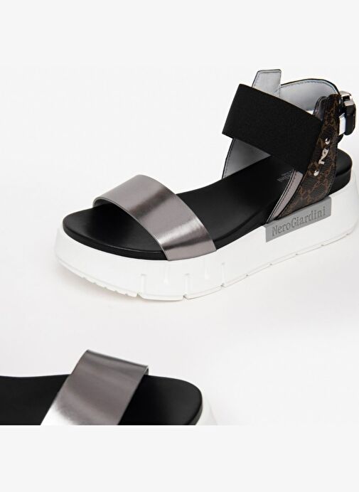 Kadın Sandalet E307840D NeroGiardini SPECCHIO MIRROR OPAC T.GIOVE T.MORO GUANTO NERO VERNICE BIAN 10 - Görsel 4