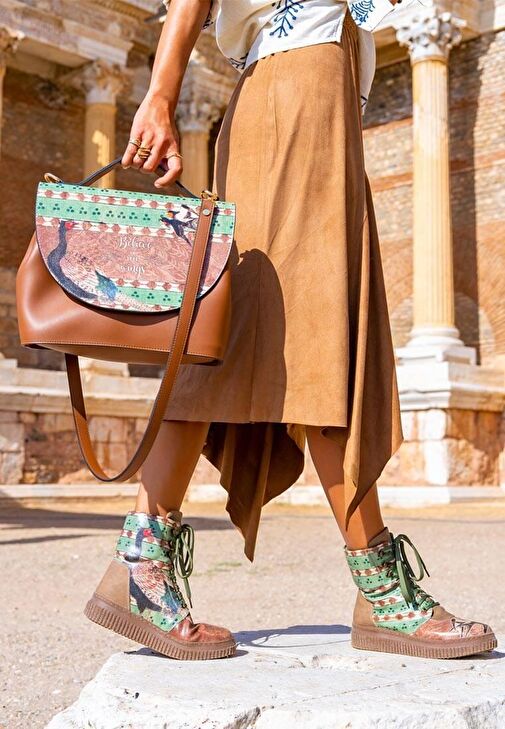 Kadın Vegan Deri Kahverengi Uzun Bot - Believe in Your Wings Tasarım - Görsel 6