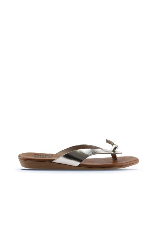 Bueno Shoes Bej Parlak Deri Kadın Parmak Arası Terlik 01wu7446 - Görsel 3