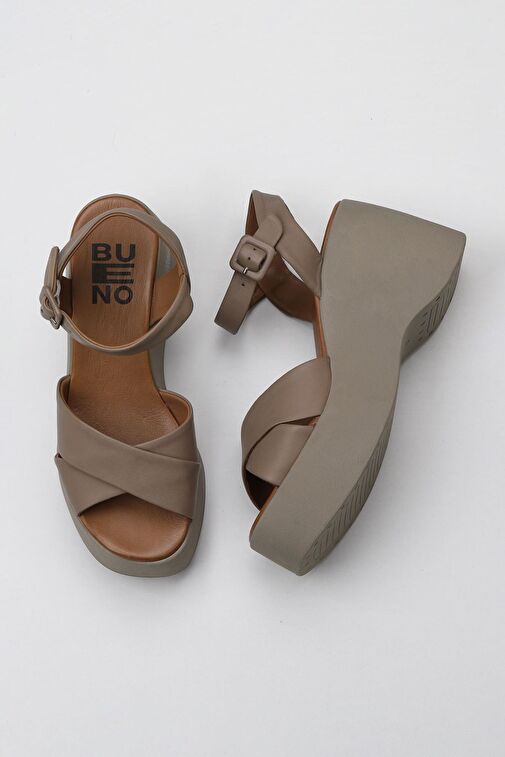 Bueno Shoes Gri Deri Kadın Dolgu Topuklu Sandalet 01wy9001 - Görsel 2