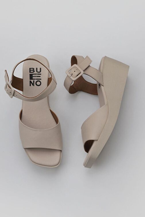 Bueno Shoes Krem Deri Kadın Dolgu Topuklu Sandalet 01wy2400 - Görsel 2