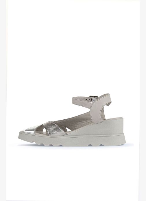 Bueno Shoes Gümüş Multi Parlak Deri Kadın Dolgu Topuklu Sandalet 01wa0504 - Görsel 4