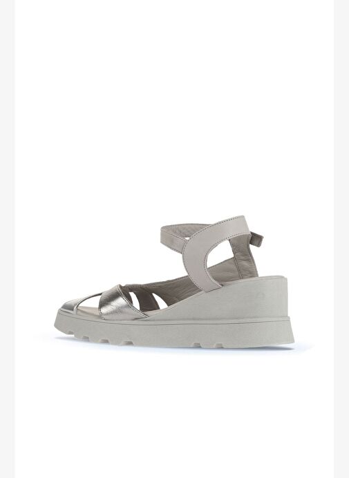 Bueno Shoes Gümüş Multi Parlak Deri Kadın Dolgu Topuklu Sandalet 01wa0504 - Görsel 5