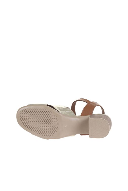 Bueno Shoes Altın Parlak Deri Kadın Topuklu Ayakkabı 01wa2810 - Görsel 9