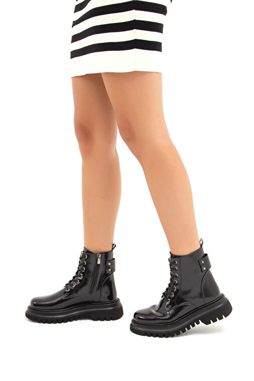 Tamer Tanca Kadın Suni Deri Siyah Rugan Casual Bot - Görsel 4