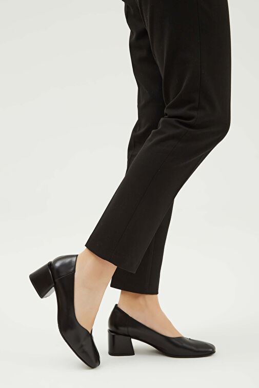 Tamer Tanca Kadın Hakiki Deri Siyah Deri Topuklu Ayakkabı - Görsel 2