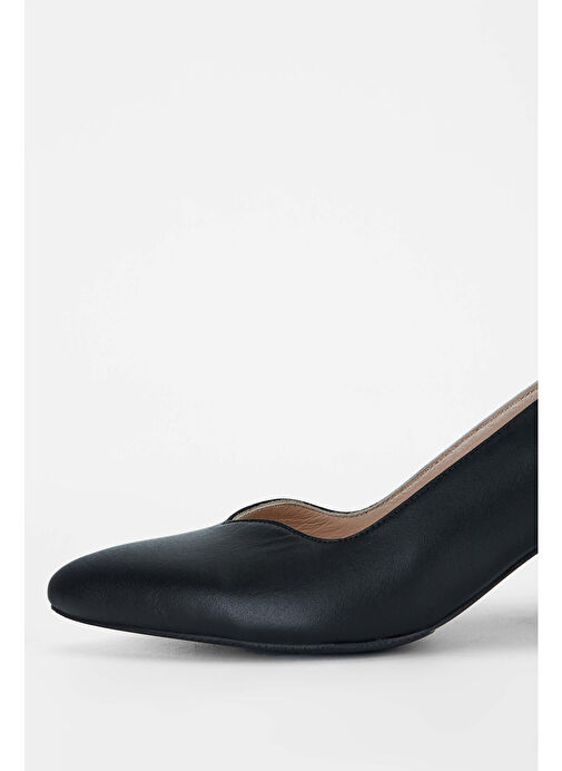Tamer Tanca Kadın Hakiki Deri Siyah Deri Topuklu Ayakkabı - Görsel 4
