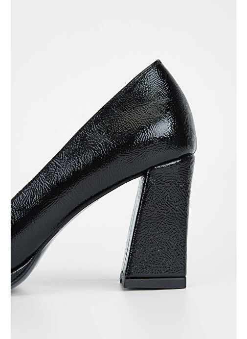 Tamer Tanca Kadın Suni Deri Siyah Rugan Topuklu Ayakkabı - Görsel 5