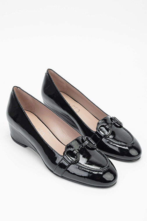 Tamer Tanca Kadın Hakiki Deri Siyah Rugan Klasik Ayakkabı - Görsel 3