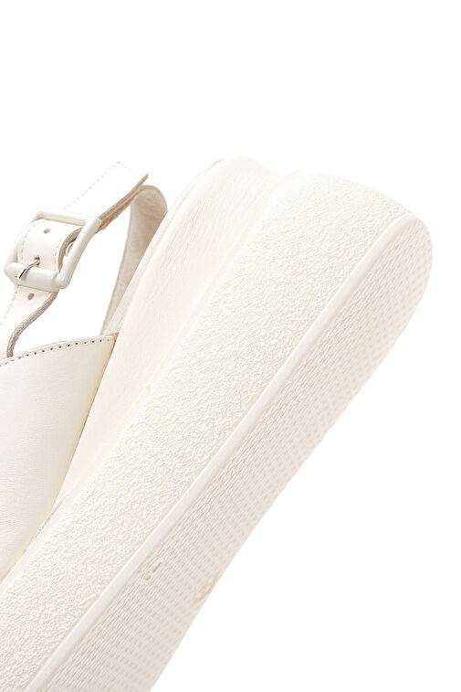 Kadın Bej Bilekten Bantlı Kalın Tabanlı Deri Sandalet 24SFD200218 - Görsel 9