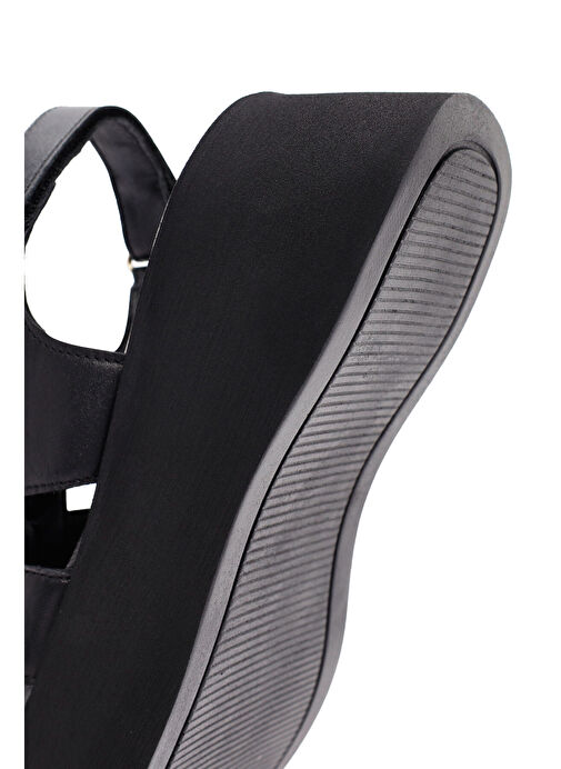 Kadın Siyah Kalın Tabanlı Deri Sandalet 24SFD201318 - Görsel 9