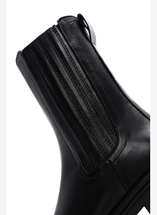 Kadın Siyah Fermuarlı Kalın Tabanlı Deri Bot 25WFD180318 - Görsel 8
