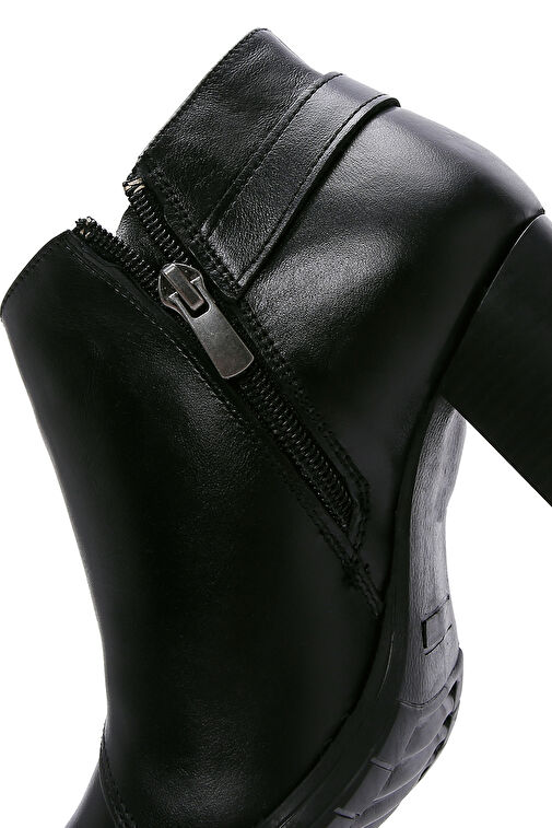 Kadın Siyah Fermuarlı Toka Detaylı Kalın Topuklu Bot 24WFE251218 - Görsel 4