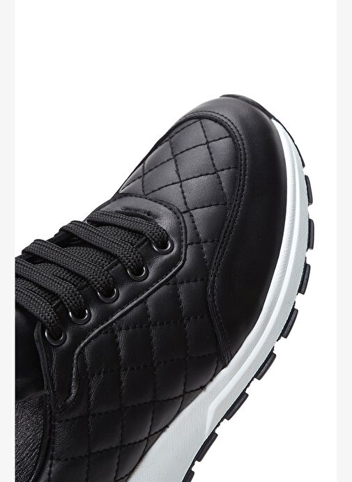 Kadın Siyah Bağcıklı Kapitone Desenli Deri Sneaker 24WFD1304KP - Görsel 4