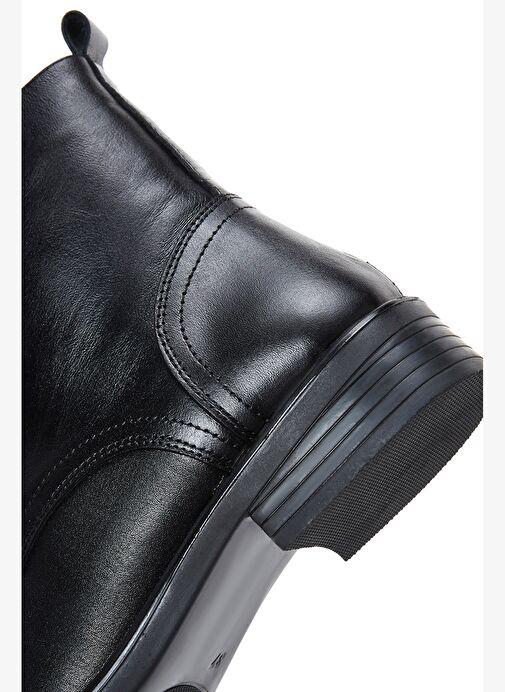 Kadın Siyah Bağcıklı Fermuar Detaylı Deri Postal Bot 25WFD420118 - Görsel 8