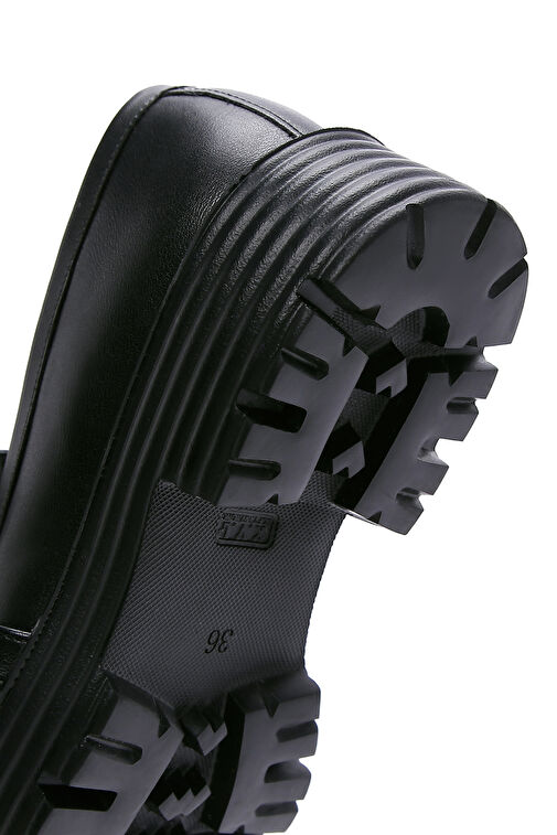 Kadın Siyah Zincir Detaylı Maskülen Loafer 24WFE400218 - Görsel 9