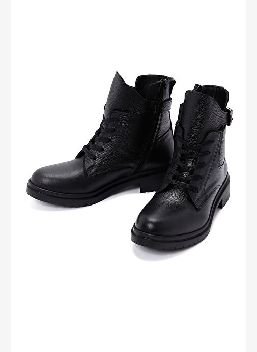 Kadın Siyah Fermuarlı Toka Detaylı Deri Casual Bot 25WFD2904FT - Görsel 4