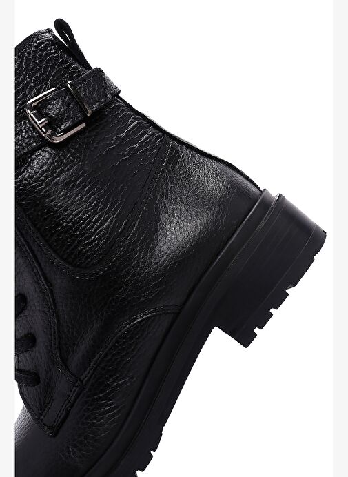 Kadın Siyah Fermuarlı Toka Detaylı Deri Casual Bot 25WFD2904FT - Görsel 9