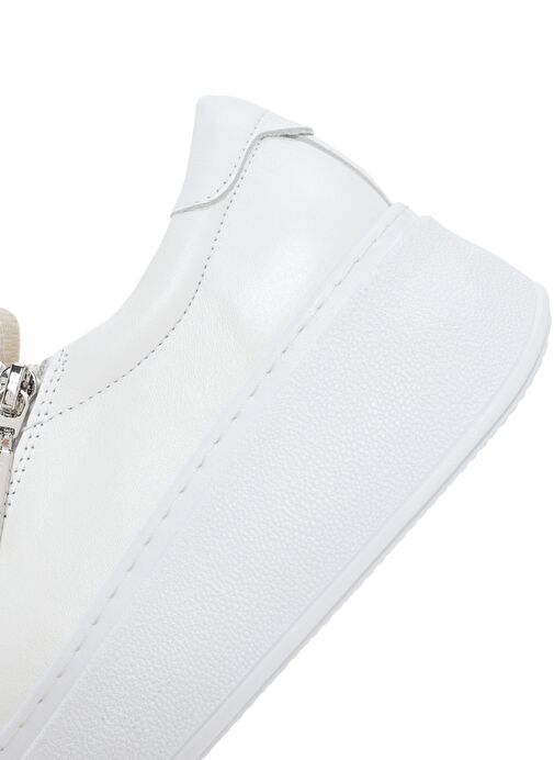 Kadın Beyaz Kalın Tabanlı Yandan Fermuarlı Bağcıklı Deri Sneaker 25SFD3702SM - Görsel 9