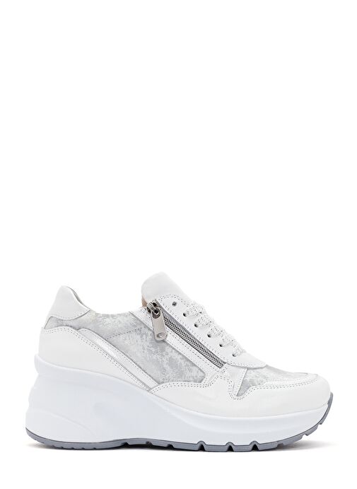 Kadın Beyaz Dolgu Topuklu Bağcıklı Deri Sneaker 25SFD370814 - Görsel 2
