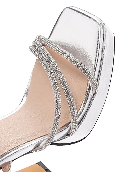 Kadın Gümüş Bilekten Bağlamalı Kalın Yüksek Topuklu Sandalet 25SFD441014 - Görsel 9