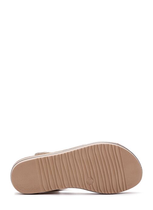 Kadın Altın Bilekten Bantlı Kalın Tabanlı Metalik Sandalet 25SFE461832 - Görsel 5