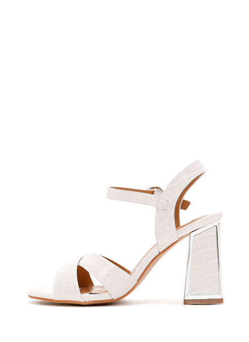 Kadın Beyaz Bilekten Bantlı Kalın Topuklu Kroko Sandalet 25SFE4623E3 - Görsel 3