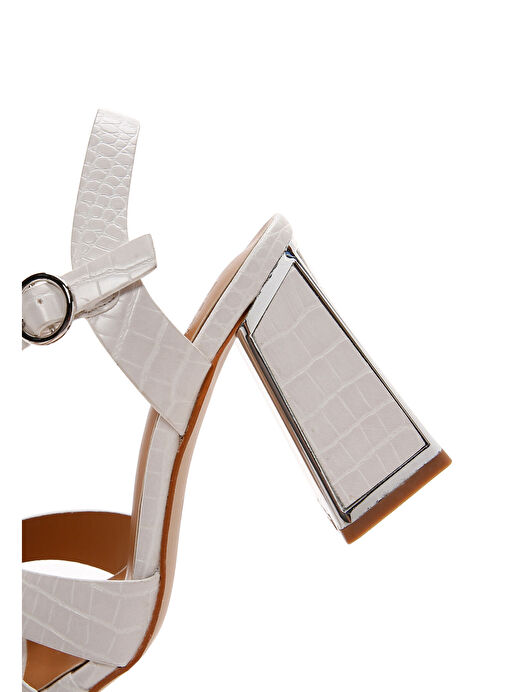 Kadın Beyaz Bilekten Bantlı Kalın Topuklu Kroko Sandalet 25SFE4623E3 - Görsel 9