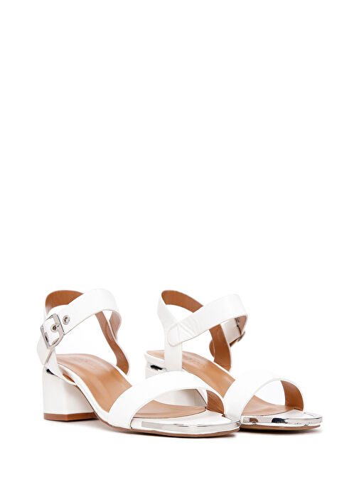 Kadın Beyaz Bilekten Bantlı Kısa Kalın Topuklu Sandalet 25SFE461918 - Görsel 4
