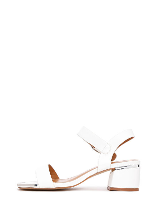 Kadın Beyaz Bilekten Bantlı Kısa Kalın Topuklu Sandalet 25SFE461918 - Görsel 5