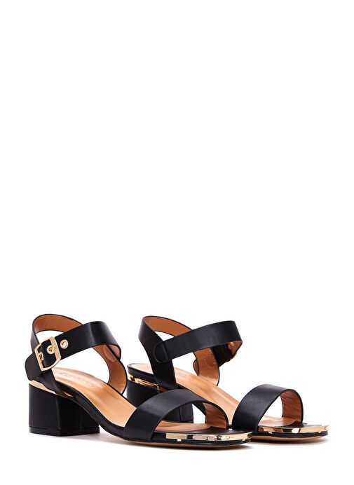 Kadın Siyah Bilekten Bantlı Kısa Kalın Topuklu Sandalet 25SFE461918 - Görsel 4