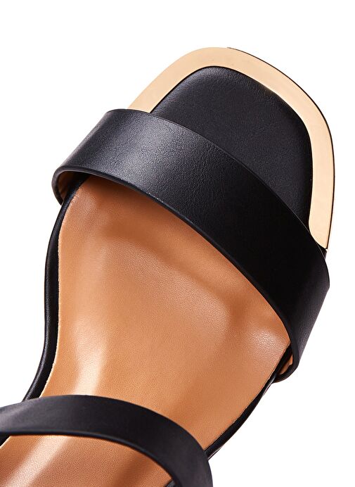 Kadın Siyah Bilekten Bantlı Kısa Kalın Topuklu Sandalet 25SFE461918 - Görsel 8