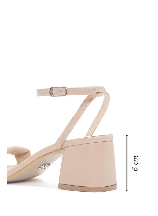 Kadın Bej Bilekten Bantlı Kalın Topuklu Sandalet 25SFE390218 - Görsel 3