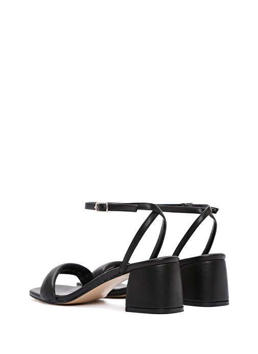 Kadın Siyah Bilekten Bantlı Kalın Topuklu Sandalet 25SFE390218 - Görsel 7