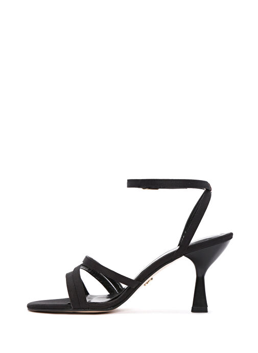 Kadın Siyah Bilekten Bantlı Topuklu Sandalet 25SFE39046F - Görsel 5