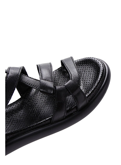 Kadın Siyah Bilekten Bantlı Deri Sandalet 25SFD360518 - Görsel 9