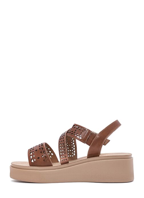 Kadın Bronz Bilekten Tokalı Kalın Tabanlı Sandalet 25SFE465818 - Görsel 3